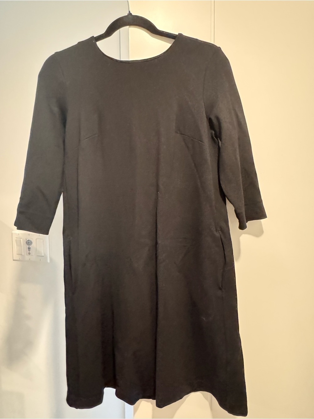 Reitmans Black Long-Sleeve Shift Dress